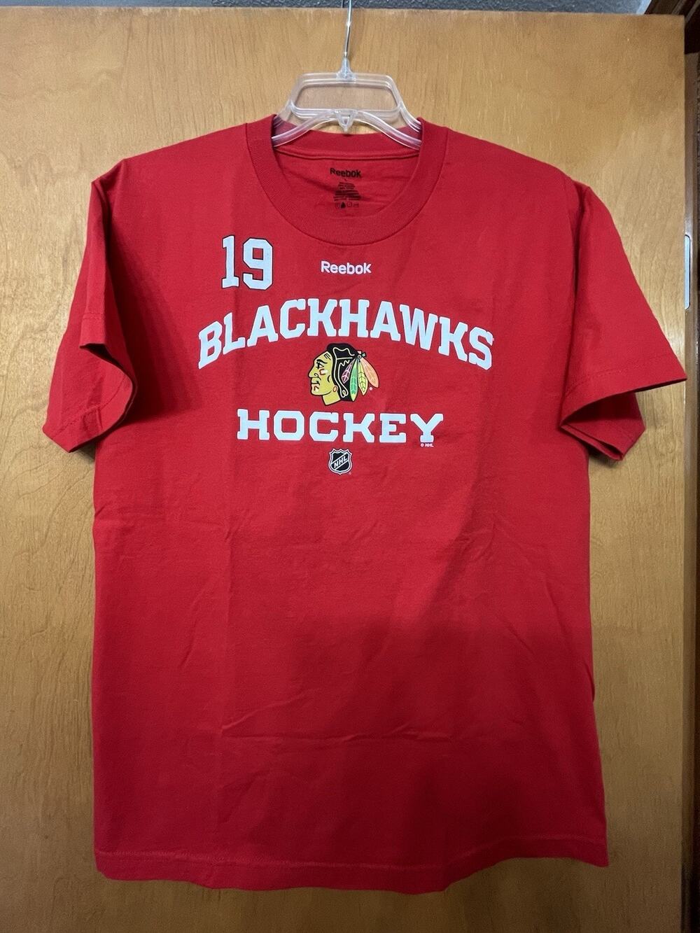 Chicago Blackhawks Jonathan Toews #19 Reebok NHL Hockey T Shirt Red Adult L